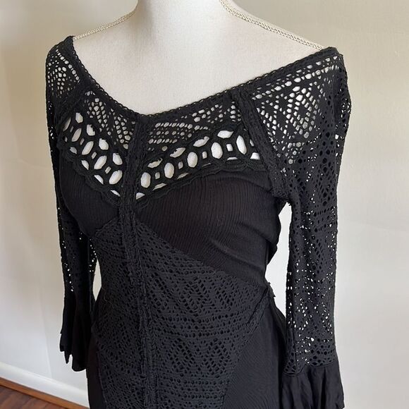 Free People Sophia Black Eyelet Lace Off Shoulder Bell Sleeve Boho Mini Dress S - Picture 3 of 4